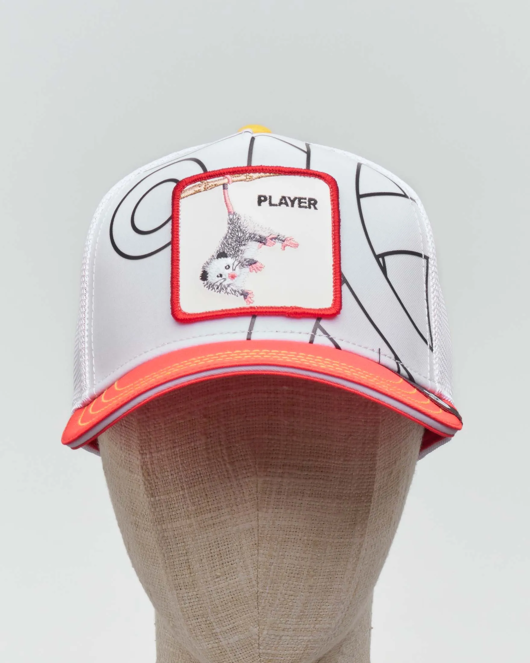 Berretto The Double trucker bianco e rosso con patch opossum
