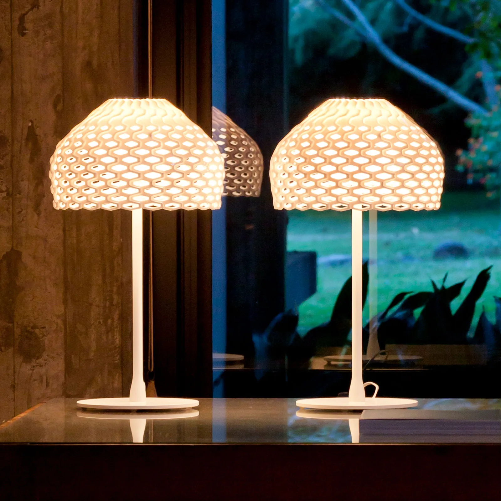 FLOS Tatou T lampada da tavolo con dimmer, bianco