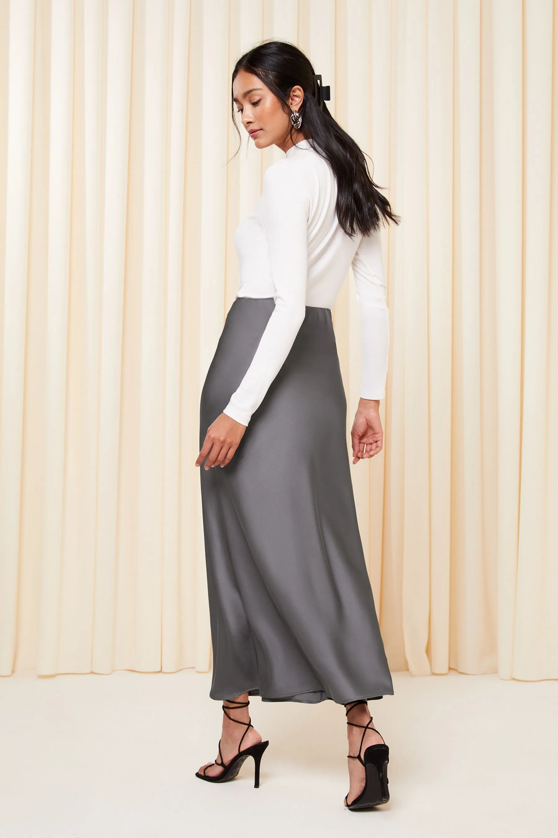 Friends Like These Satin - Gonna maxi con taglio in sbieco