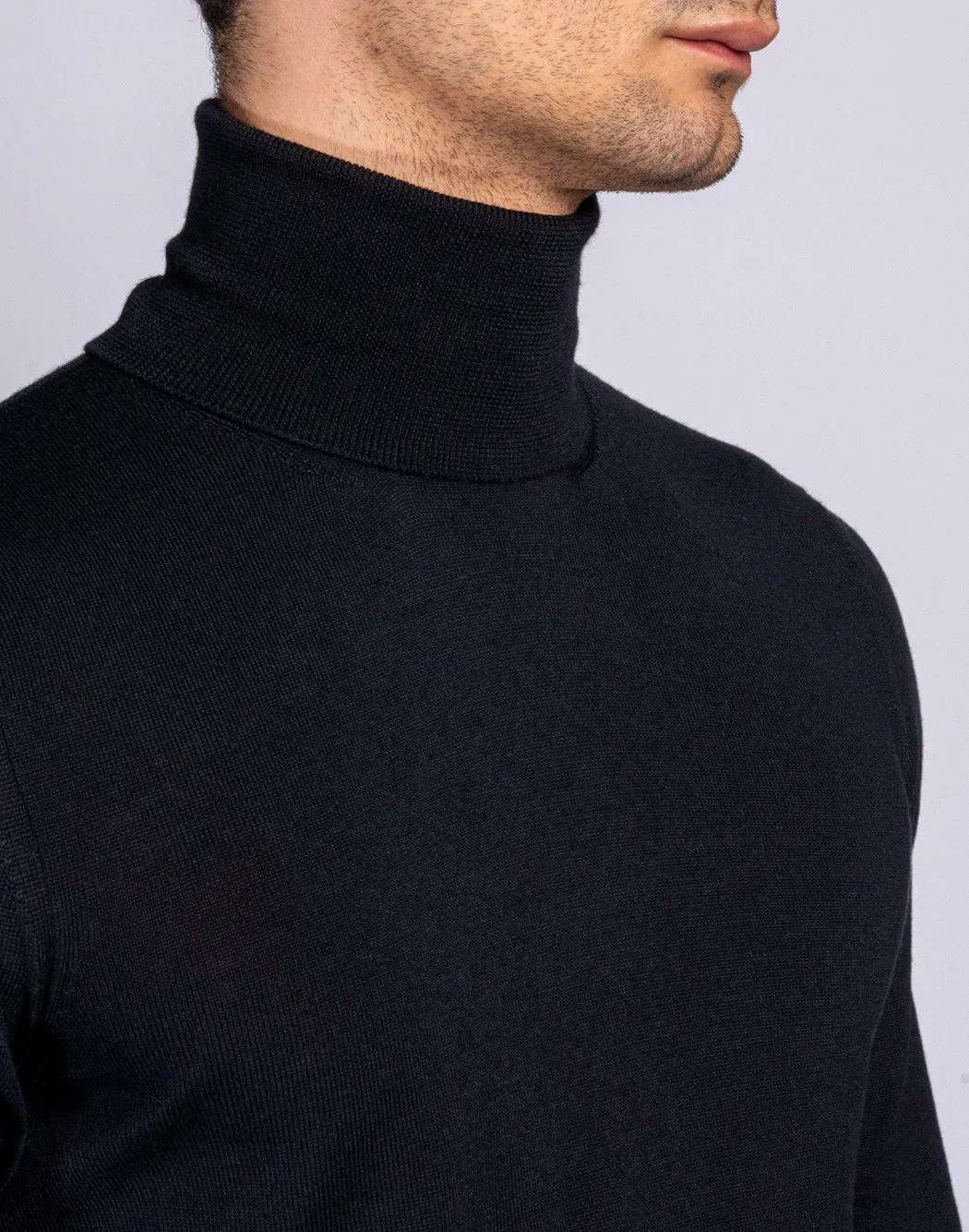 MAGLIONE COLLO ALTO CON TEXTURE