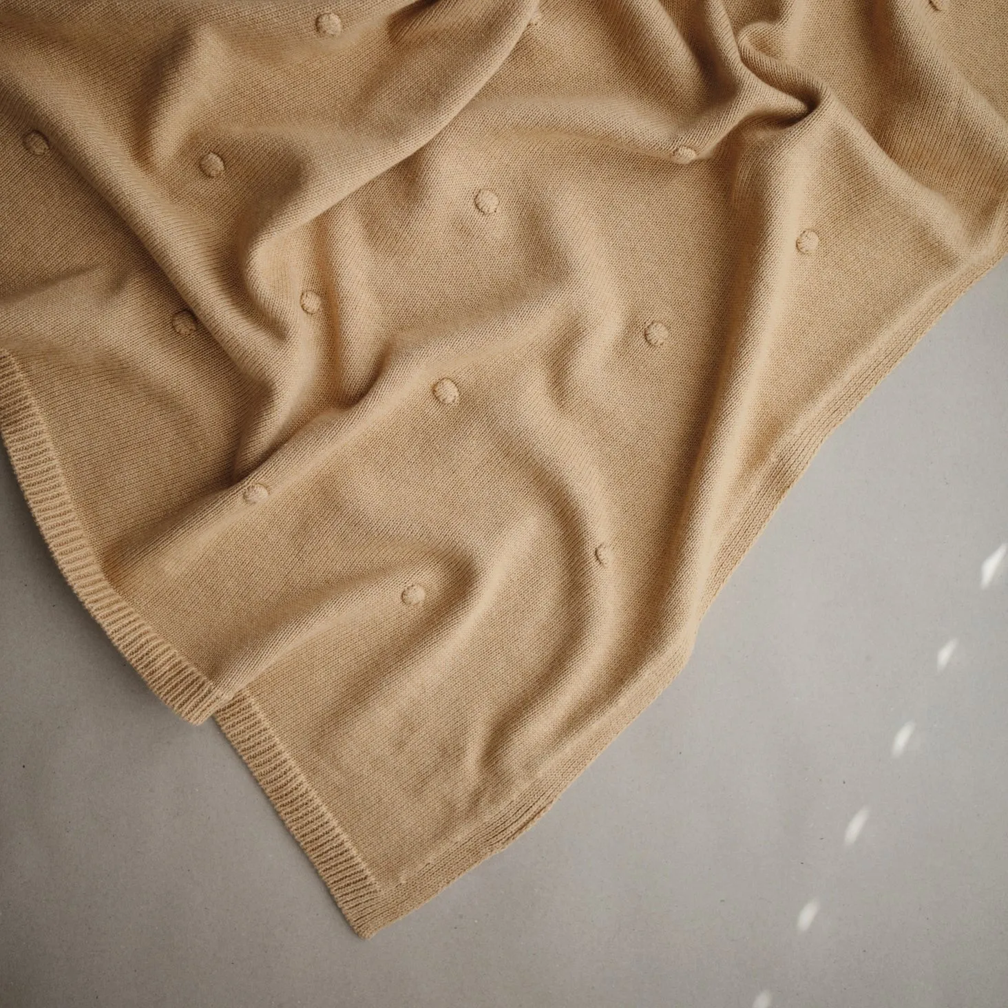 Mushie - Coperta cotone BIO Dots Mustard