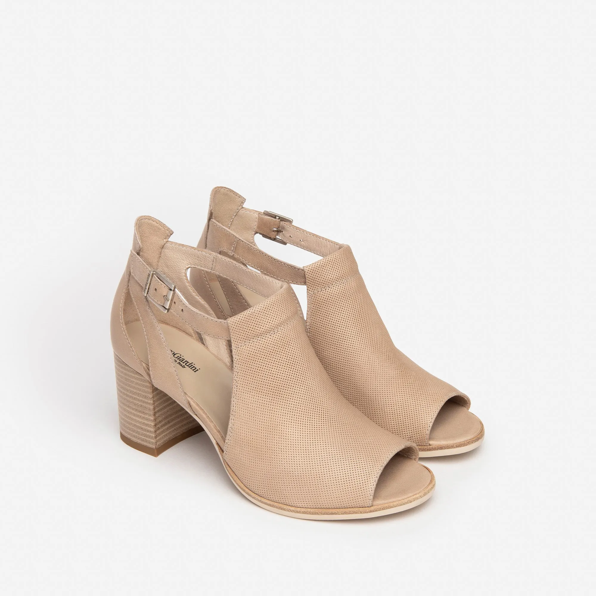 NERO GIARDINI Sandali con tacco Donna - Beige modello E409760D