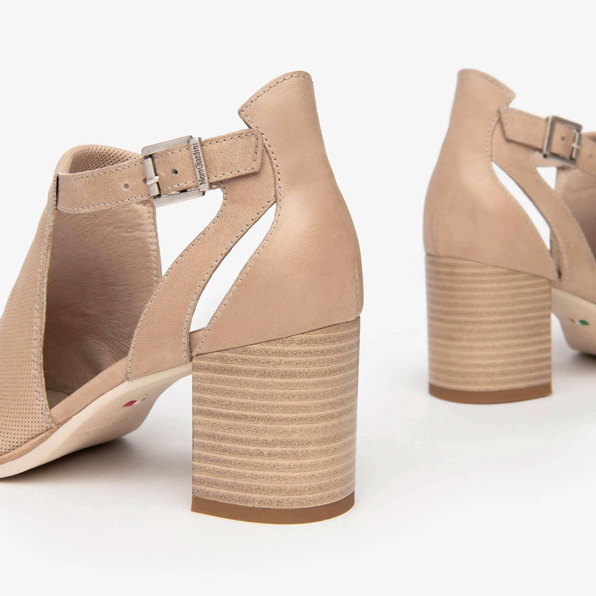 NERO GIARDINI Sandali con tacco Donna - Beige modello E409760D