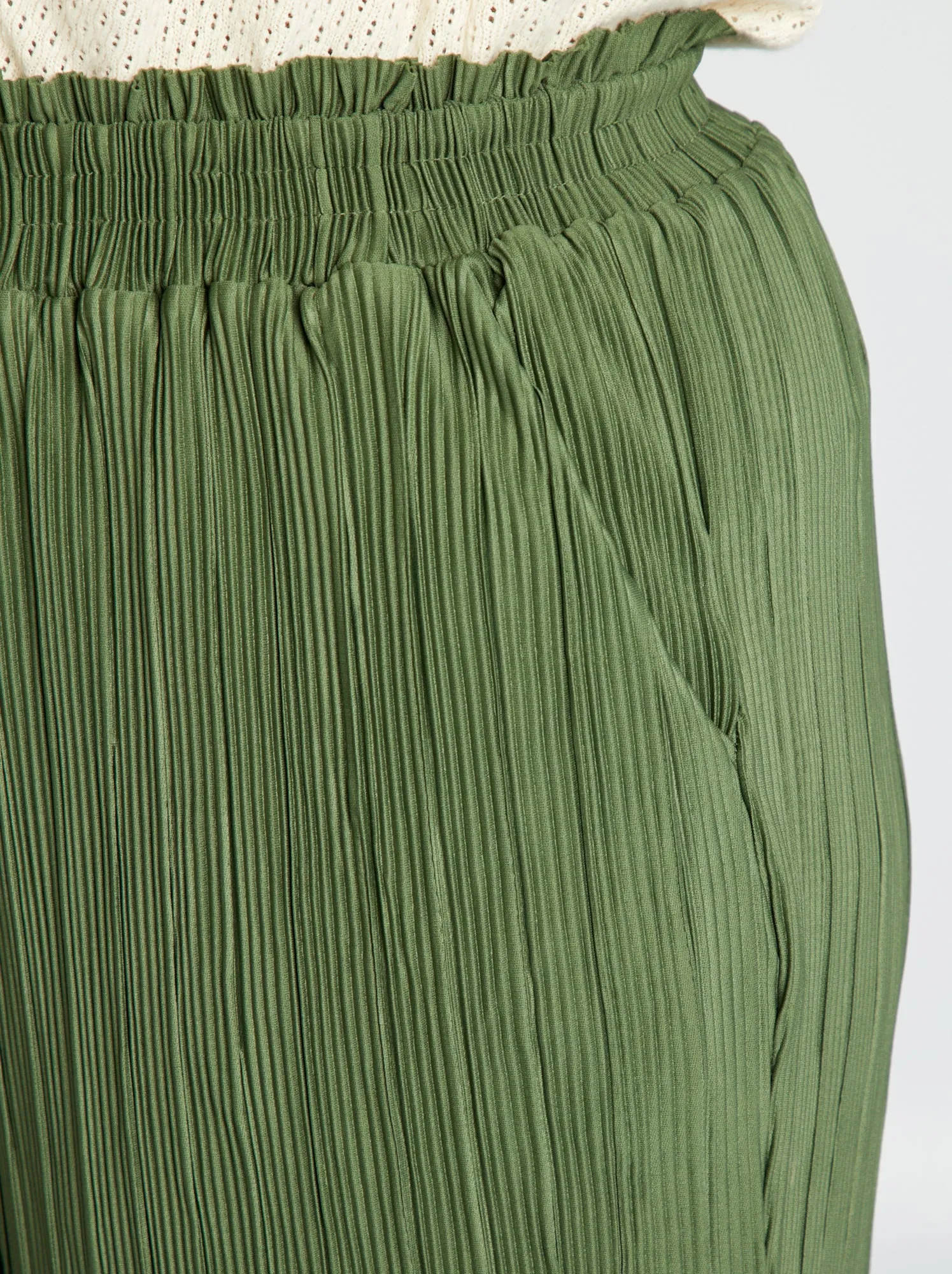 Pantaloni larghi in maglia plissettata - VERDE