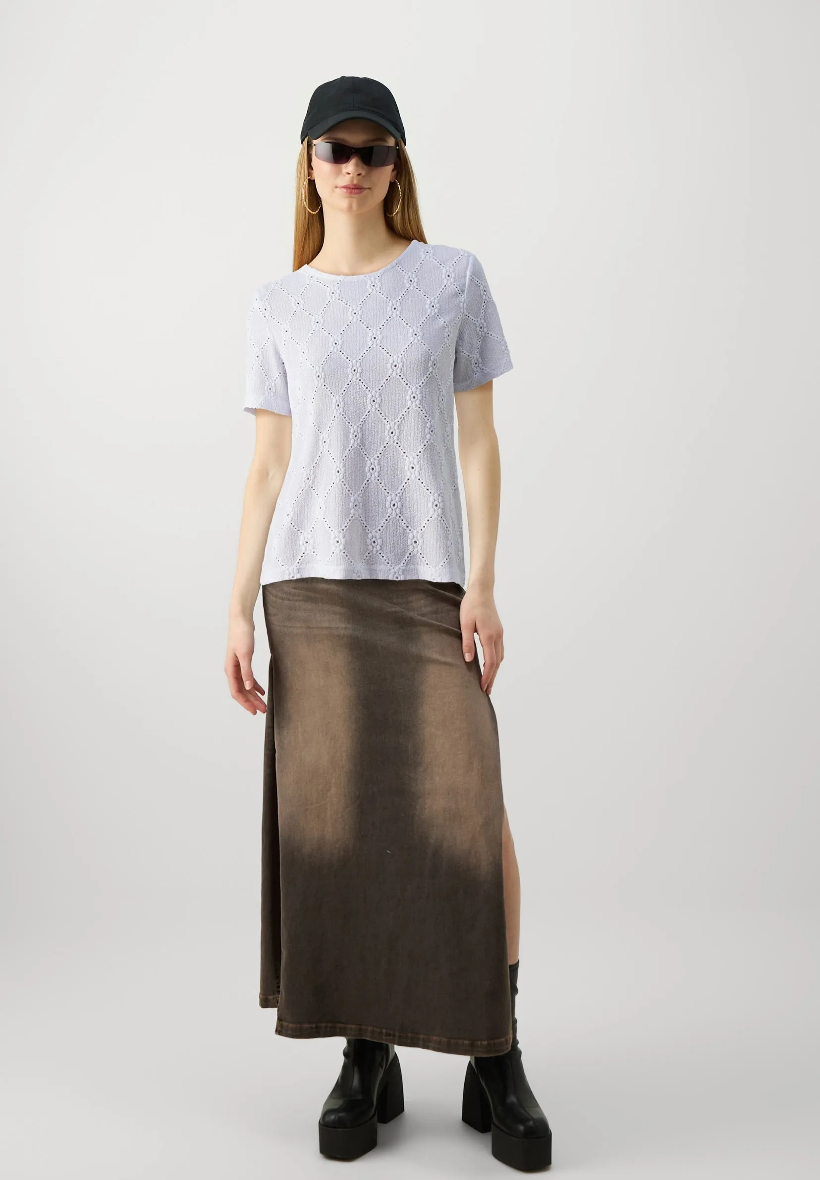 PCSANNI O NECK EMBRODERY - T-shirt con stampa