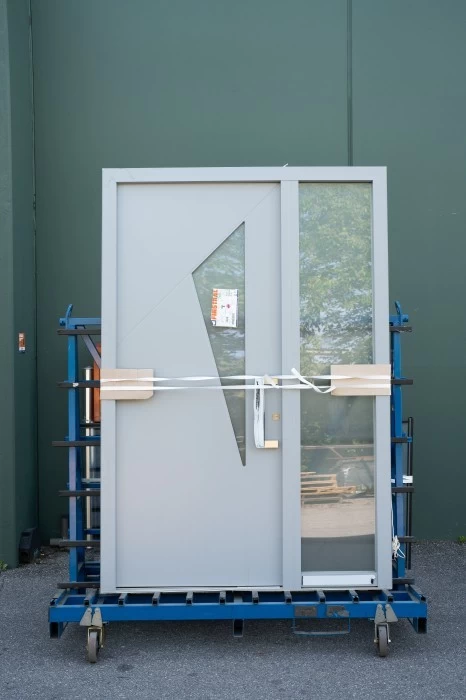 Porta blindata Finstral FIN-DOOR, MODELLO 74 SEMIPLANAR