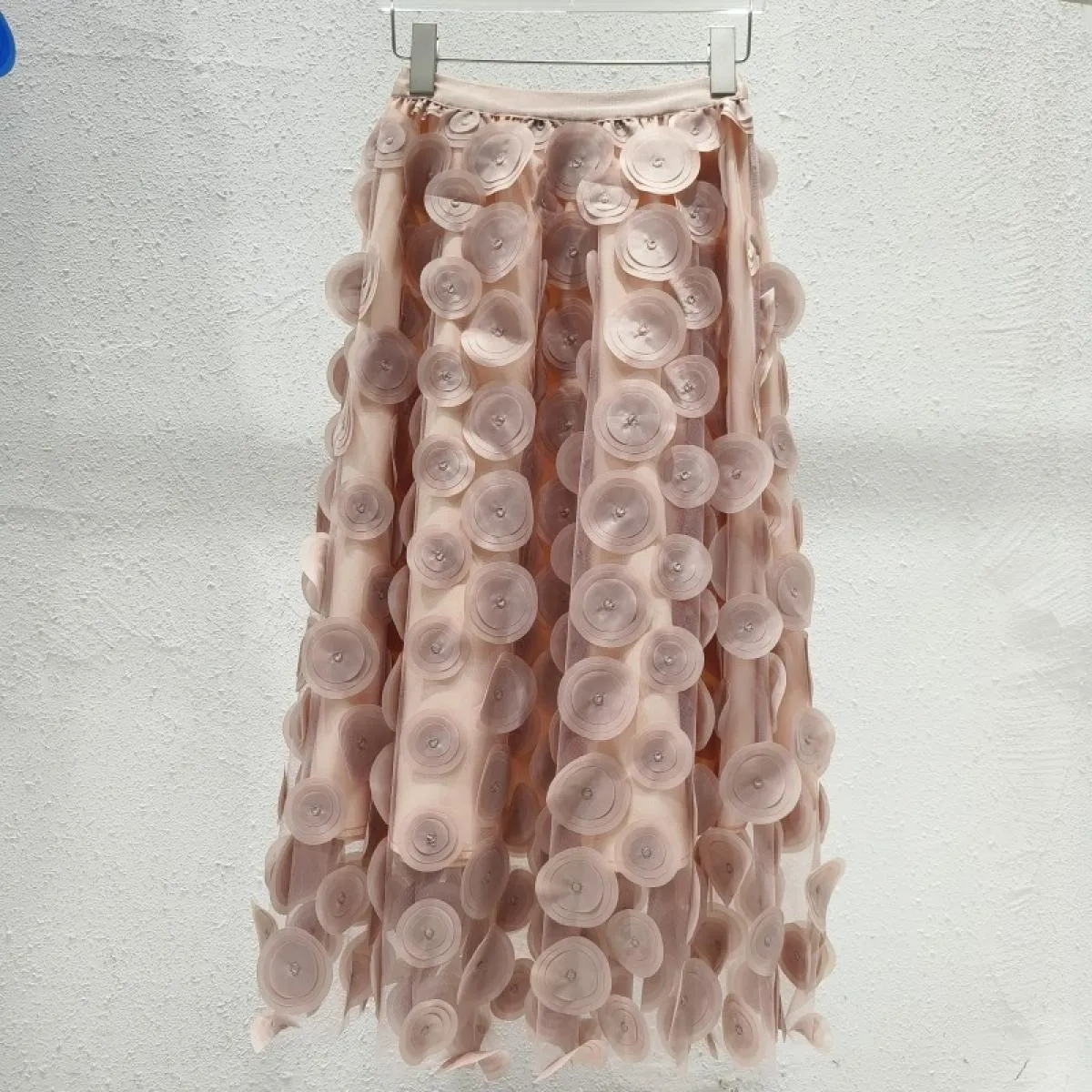 Qing Mo Piccolo Design Cuciture a rete Gonna rotonda tridimensionale Donna 2023 Estate Nuova gonna elastica in vita di media lun