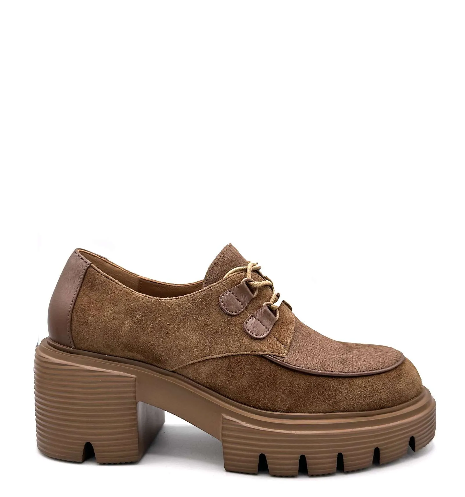 Scarpa allacciata JEANNOT