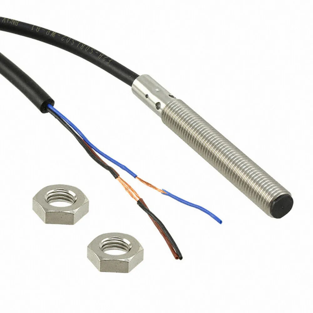 Sensore di prossimità Cilindro filettato Omron, M8, rilevamento 2 mm, 12 → 24 V c.c.
