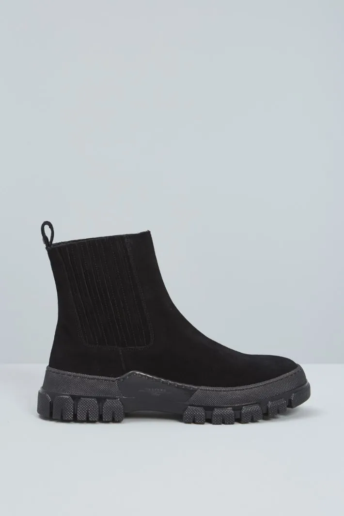 Stivaletti in suede