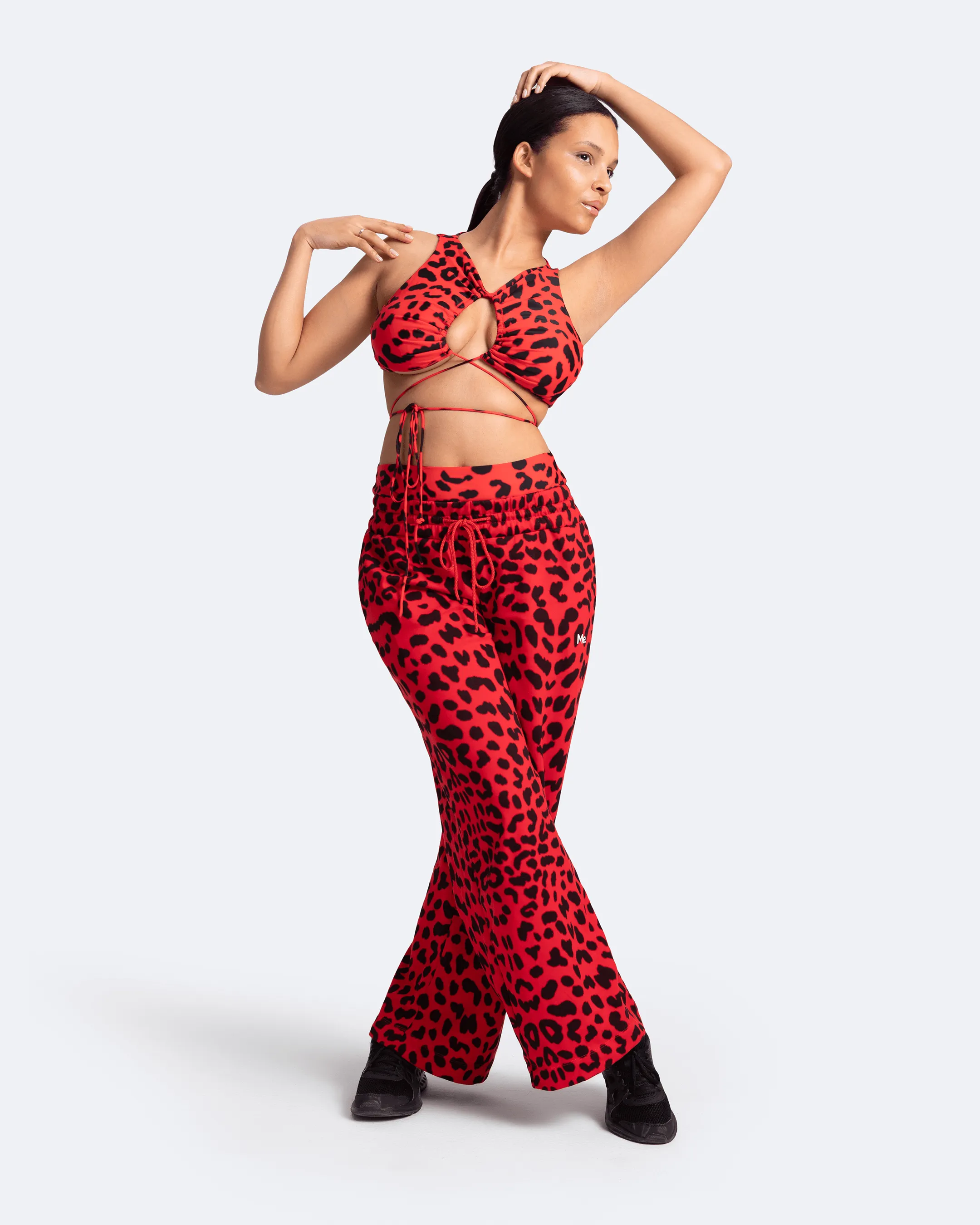 Top aderente sexy con laccetti frontali  