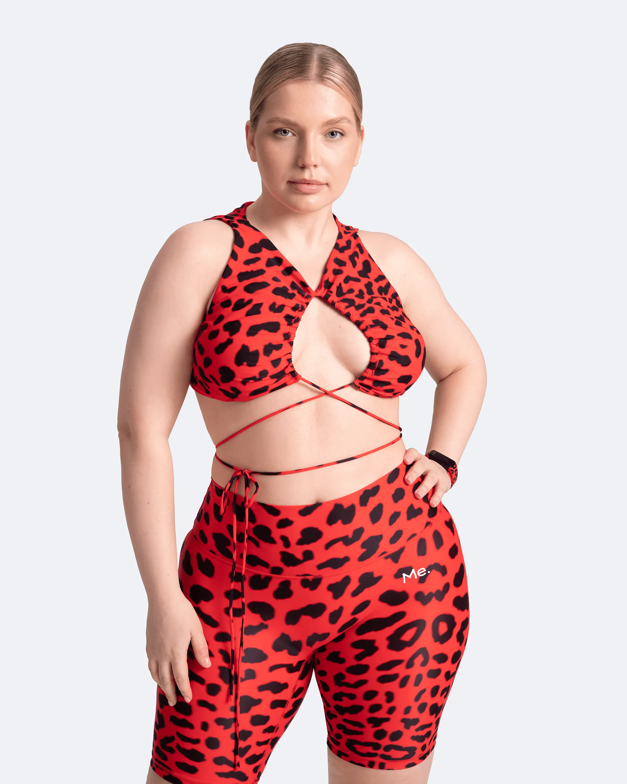 Top aderente sexy con laccetti frontali  