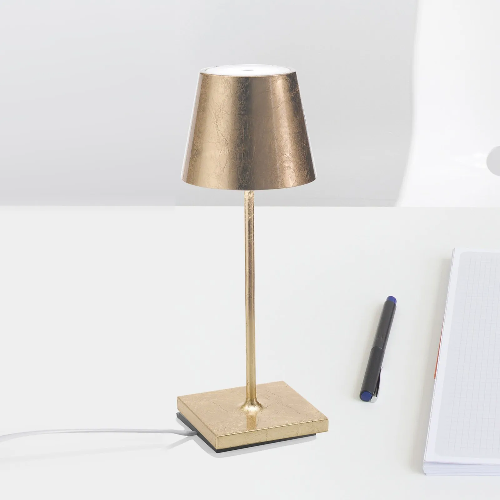 Zafferano Poldina mini lampada da tavolo ricaricabile in oro